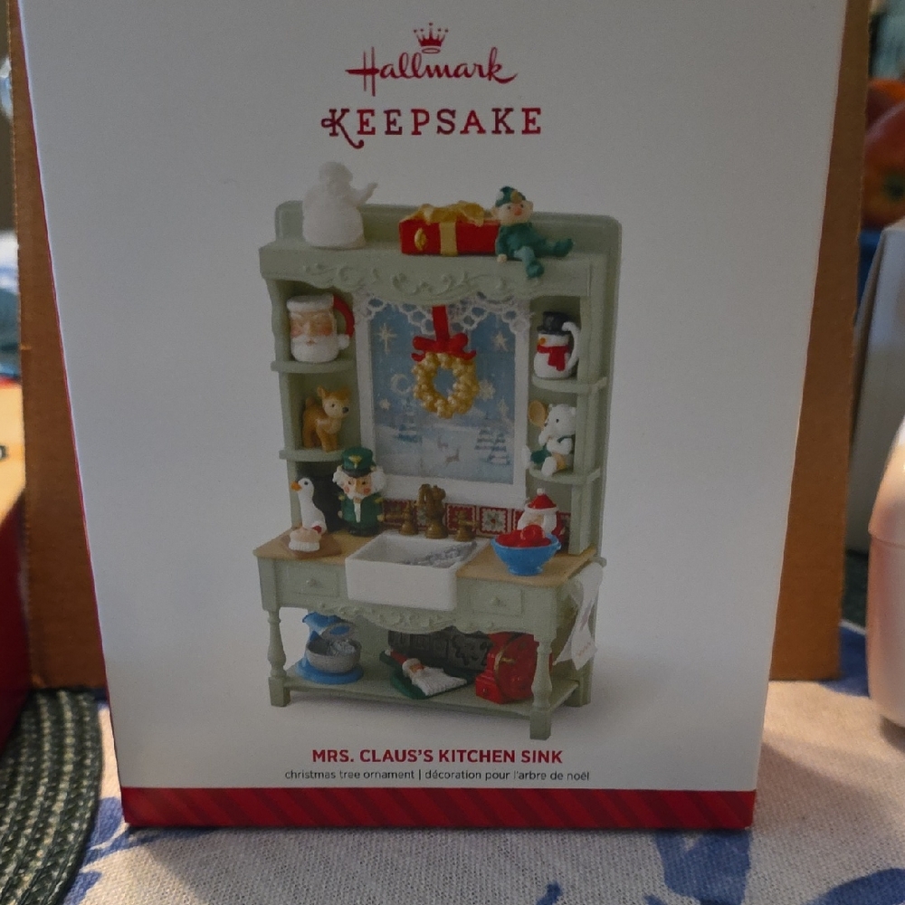 Hallmark Mrs. Claus's Kitchen Sink 2014